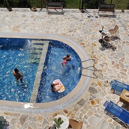 Daire Xristina Dafnila