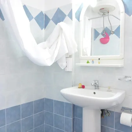 Xristina Apartament *